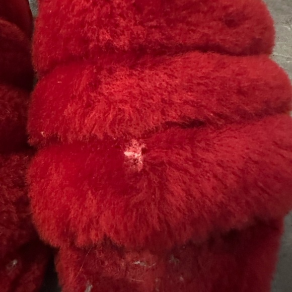 Ugg Slipper- Size 8 - Picture 6 of 7